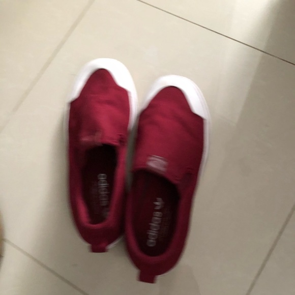 Adidas slip on shoes - Picture 4 of 4